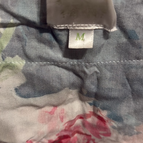 Lightweight Lined Neckline Floral Cotton Robe withh Flowy Sleeves - Picture 2 of 5